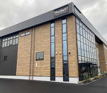 株式会社プロスタッフ